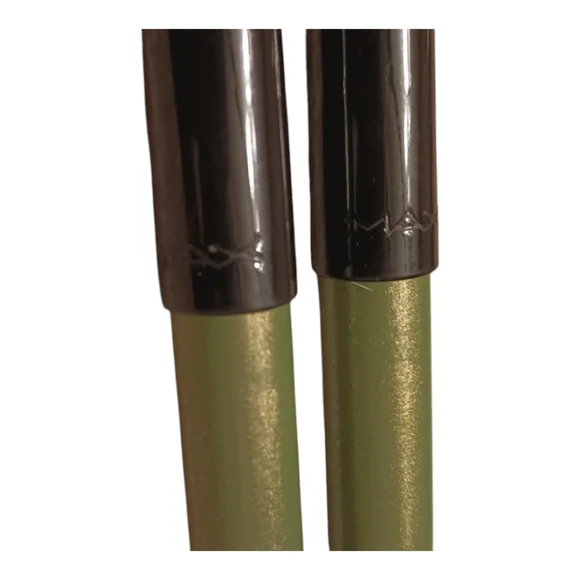 MAX Green Glitter Eyeliner Pencils - Picture 4 of 4